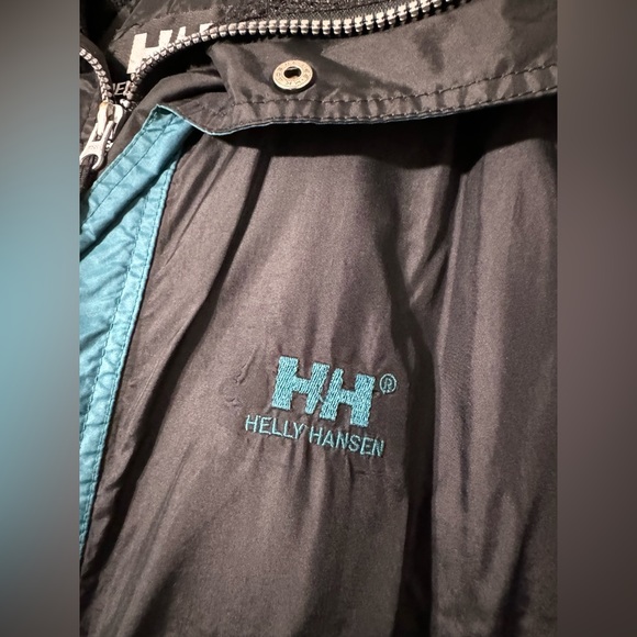 HELLY HANSEN PERFORMANCE JACKET! (THESE ARE PRICEY BUT I GOT YOU!) SIZE L BABY. - Picture 2 of 4